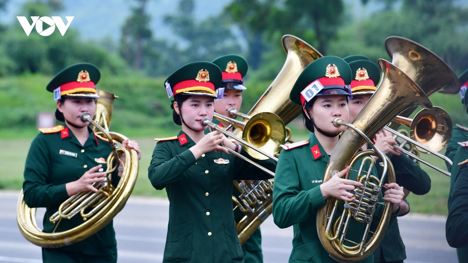 Hàng nghìn bóng hồng thép hợp luyện diễu binh, diễu hành dịp Quốc khánh 2/9